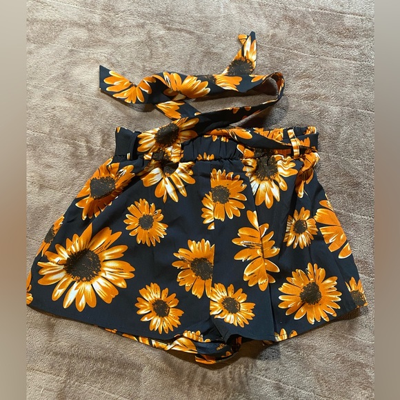 Sunflower shorts • women’s xs - Picture 3 of 3
